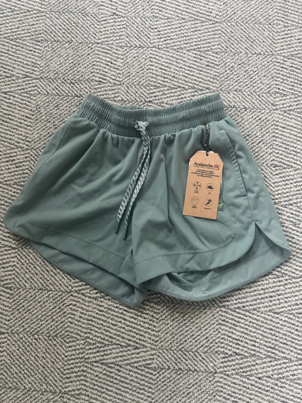 Avalanche Sage Green Women’s Athletic Shorts NWT